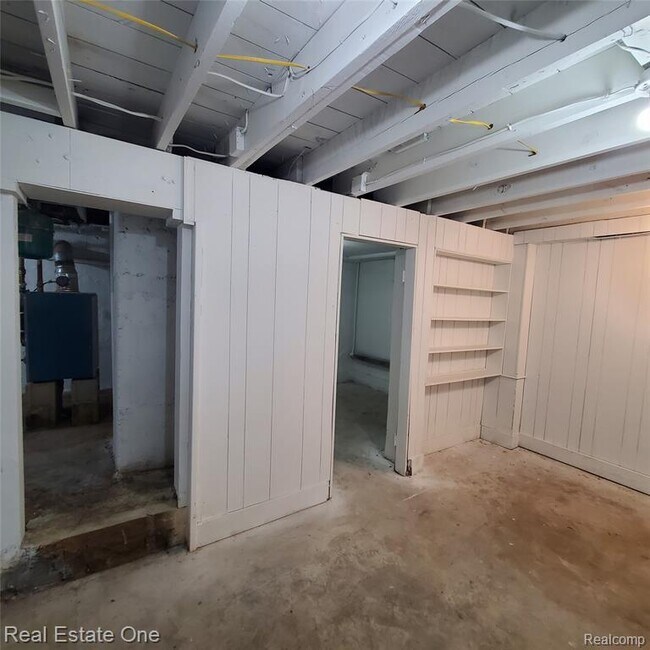 Building Photo - 249 W Buell Rd
