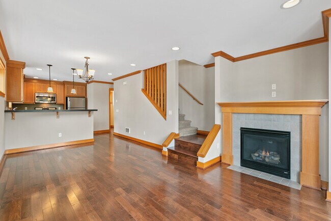 Building Photo - BEAUTIFUL Urban Townhome in Coveted West S...