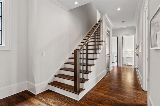 Building Photo - 779 Greenview Ave NE
