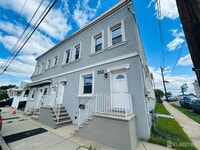 Building Photo - 352 Keene St