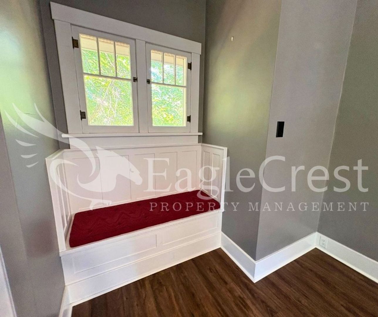 Building Photo - Beautifully Renovated Historic 3 Bedroom Home