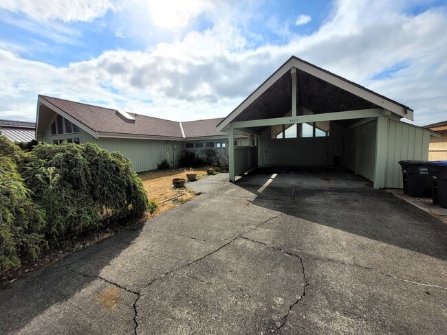 Building Photo - Beach Front Home 3 Bedrooms - Birch Bay Village