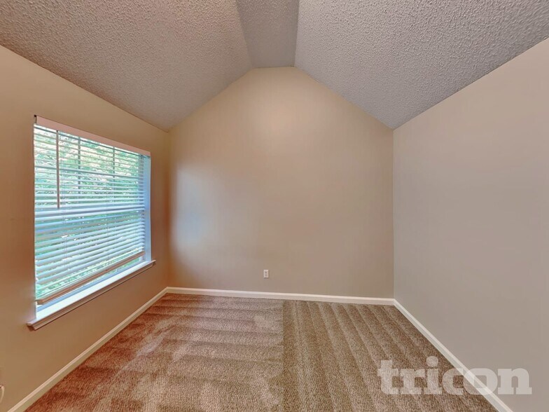 Building Photo - 4430 Reserve Hill Crossing