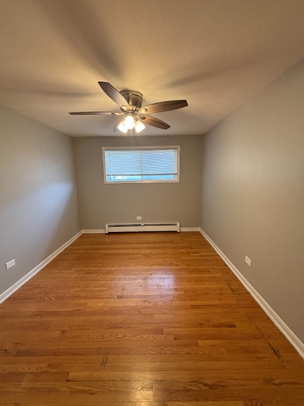 Building Photo - 10720 S Ridgeland Ave