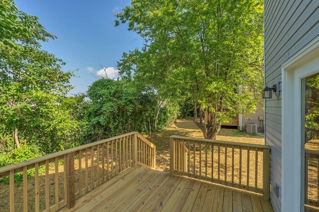 Building Photo - 164 S Ford St