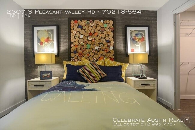 Building Photo - Trio