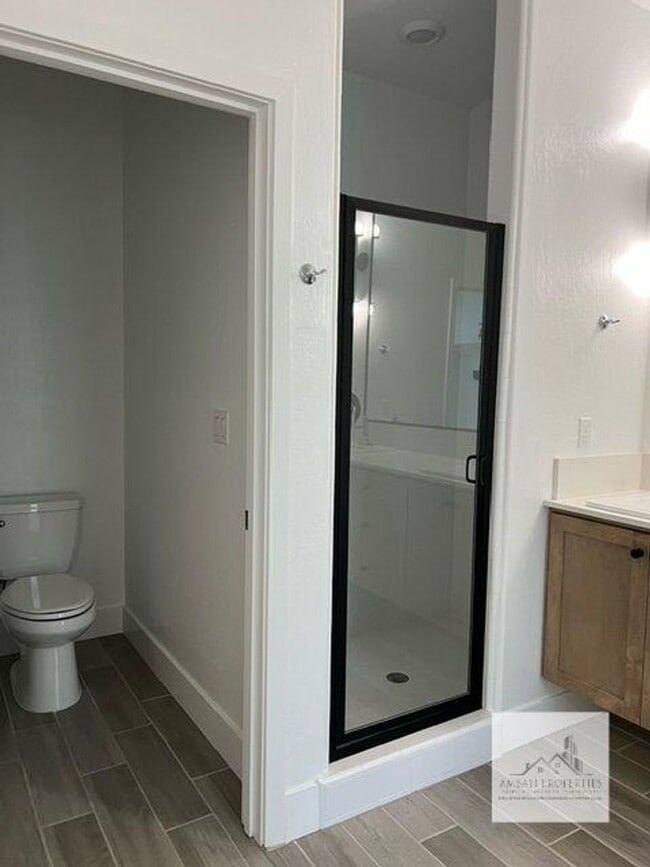 Building Photo - Beautiful Newer 3 Bedrooms 2.5 Baths Home with SOLAR!!!