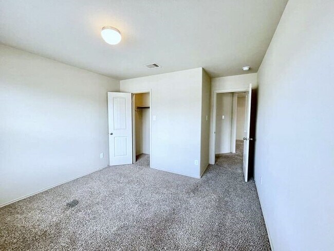 Building Photo - 20431 Sweet Louetta Ln