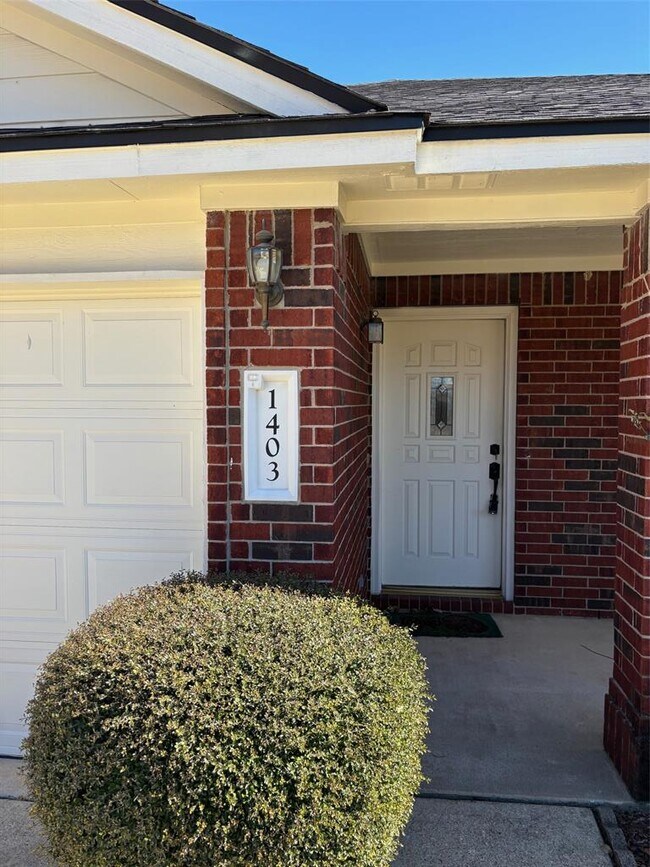 Building Photo - 1403 Haley Gray Dr