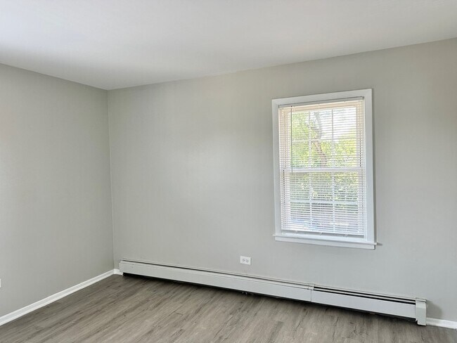 Building Photo - 3404 Maple Ave
