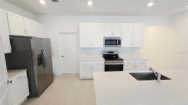 Building Photo - 724 Squire Ave