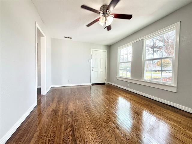 Building Photo - 4813 Sandage Ave