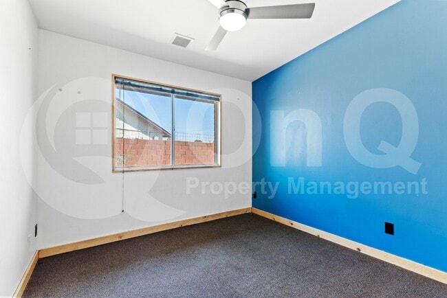 Building Photo - 3907 S Farmer Ave