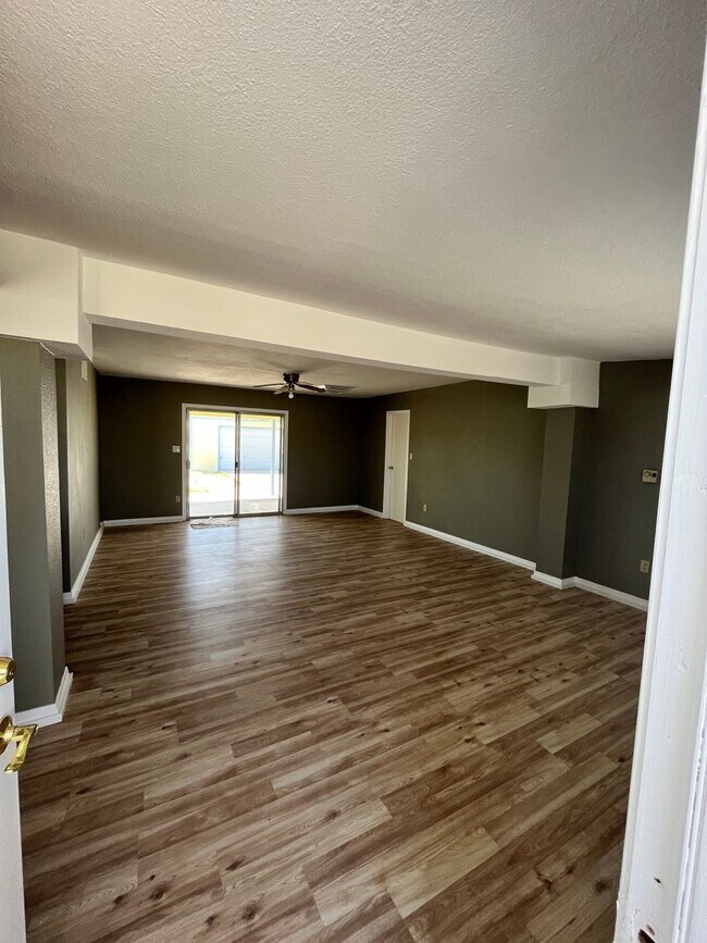 Building Photo - Nice Family Home