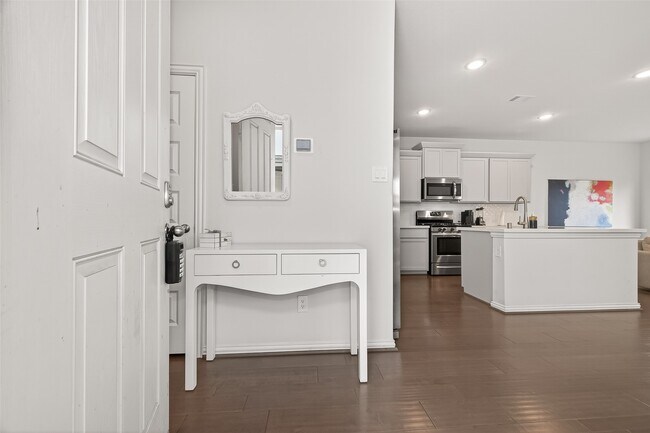 Building Photo - 27926 Western Crk Ct