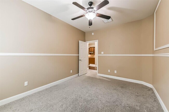 Building Photo - 13911 Desert Trace Ct