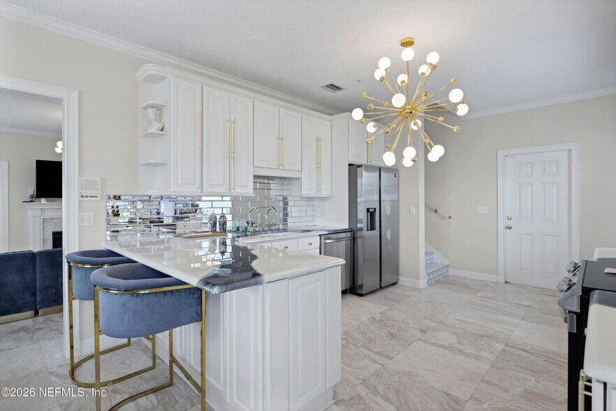 Building Photo - 200 Sunstone Ct