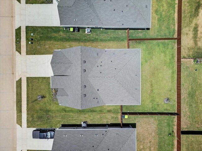 Building Photo - 728 Orchid Wy