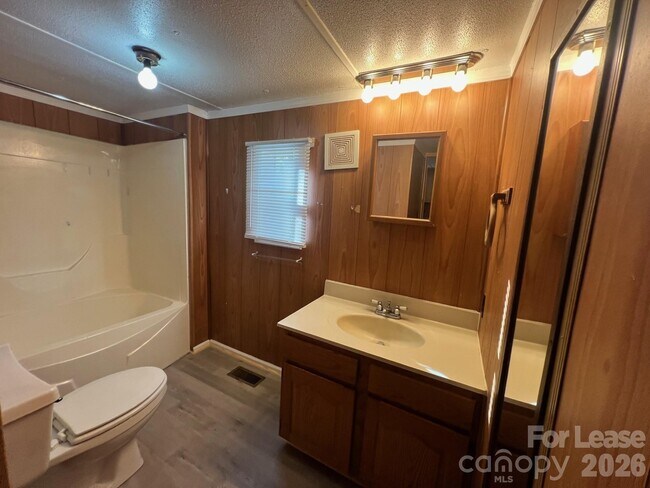 Building Photo - 108 Ricks Ln