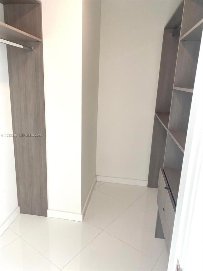 Building Photo - 851 NE 1st Ave