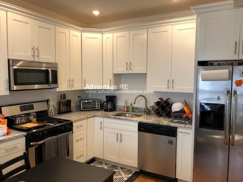 Primary Photo - 120 Webster Ave