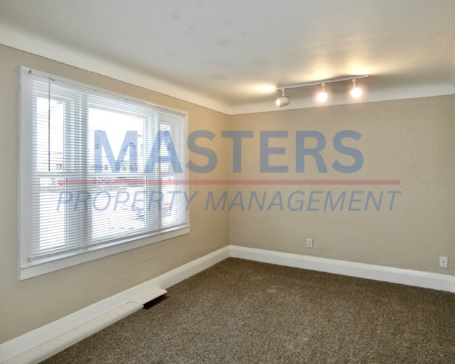 Building Photo - 515 Plymouth St