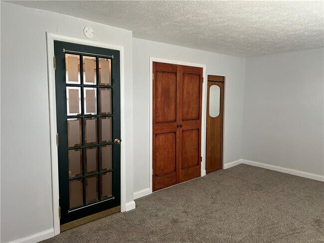 Building Photo - 5046 Harvest Ln