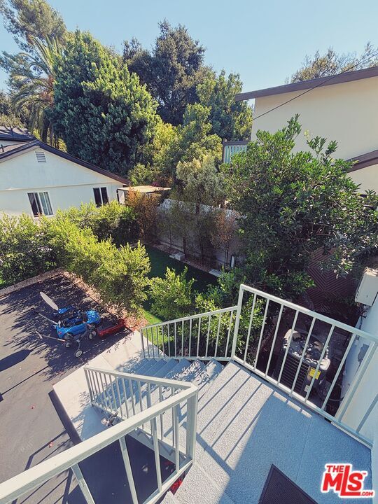 Building Photo - 713 Devirian Pl