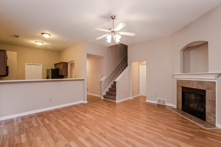 Building Photo - 1513 Pemberton Ln