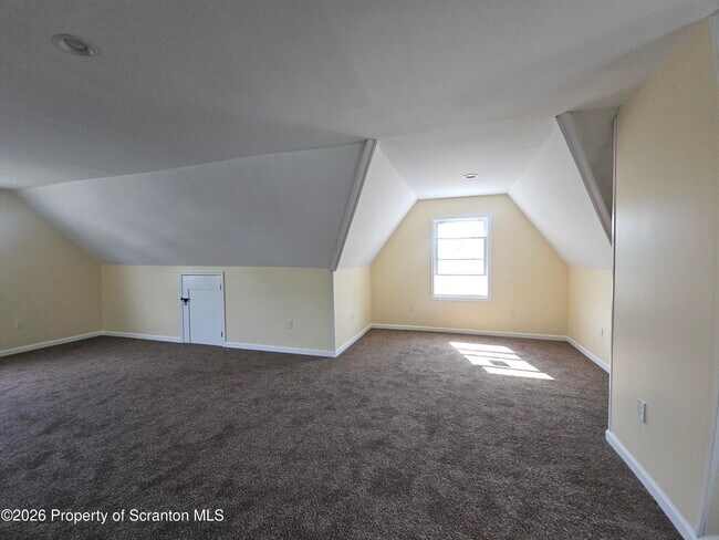Building Photo - 1327 Oram St