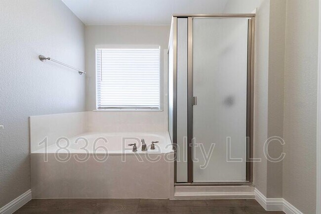 Building Photo - 1816 Big Bend Dr