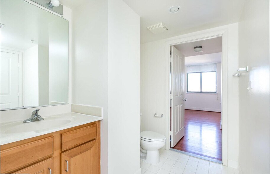 Bathroom - 414 Water St