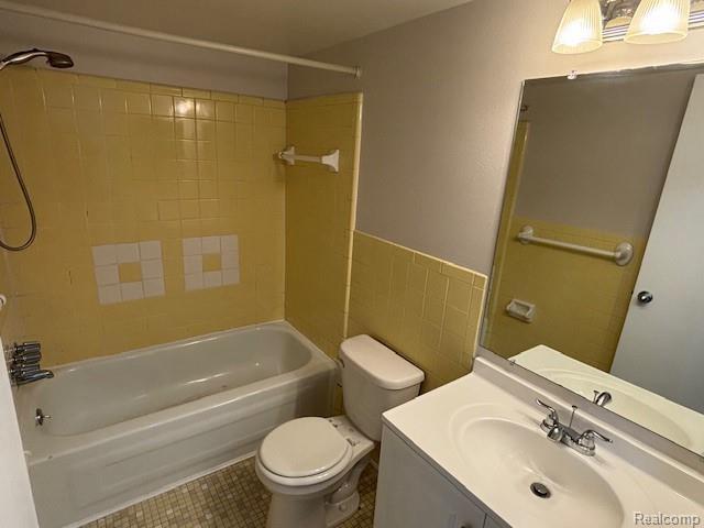 Building Photo - 250 E Thirteen Mile Rd