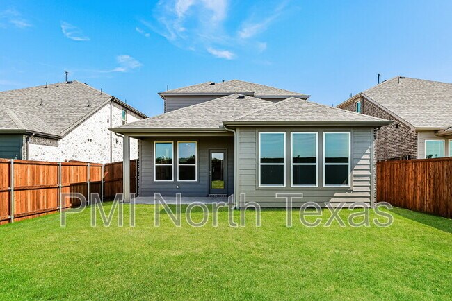 Building Photo - 907 Sicily Blvd