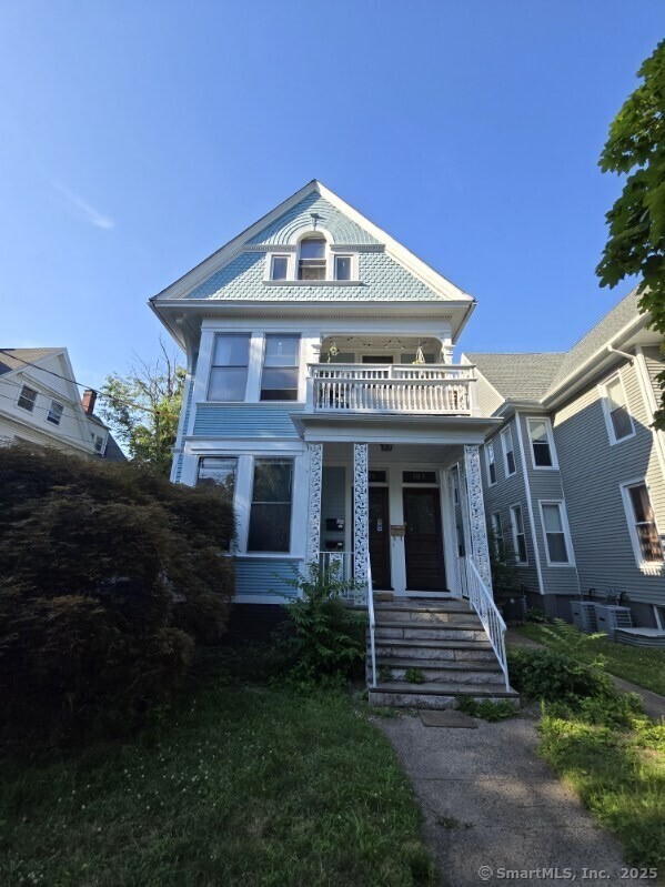 Building Photo - 183 Lawrence St