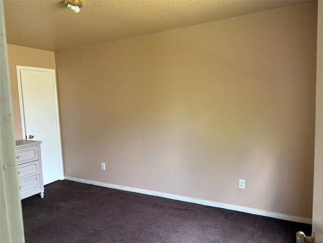 Building Photo - 1410 Seafield Dr