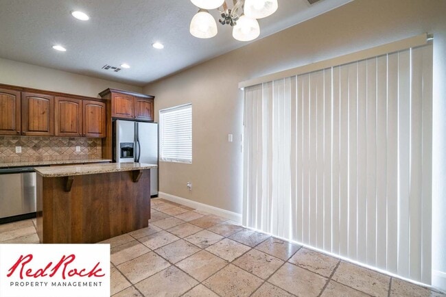 Building Photo - Beautiful Southgate Townhome!