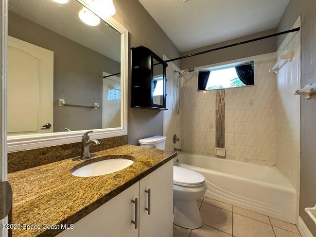 Building Photo - 3060 Sea Gate Cir