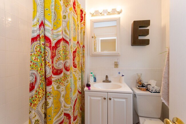 Building Photo - NO BROKER FEE!!!   4 bed/2 bath in Allston with updated kitchen ~ HT/HW included