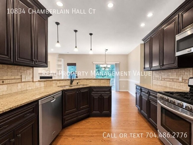 Building Photo - 10834 Chamberlain Hall Ct