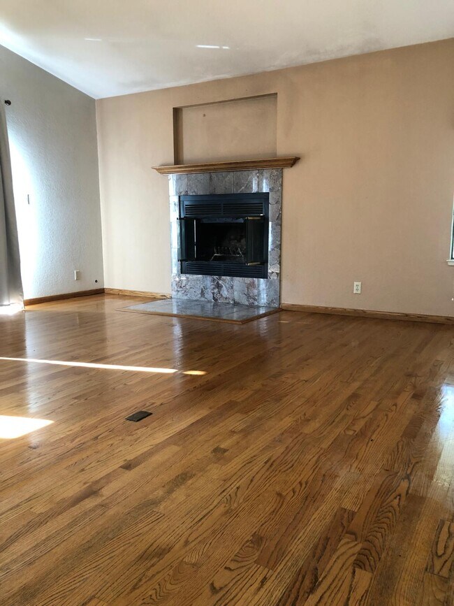 Building Photo - 2431 Rifle Range Dr