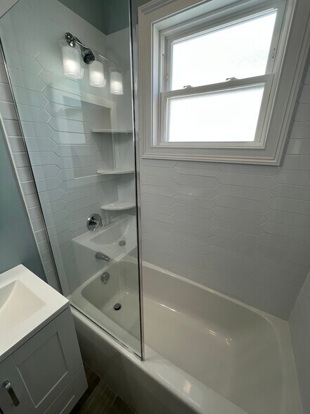 Building Photo - 126 Cross St