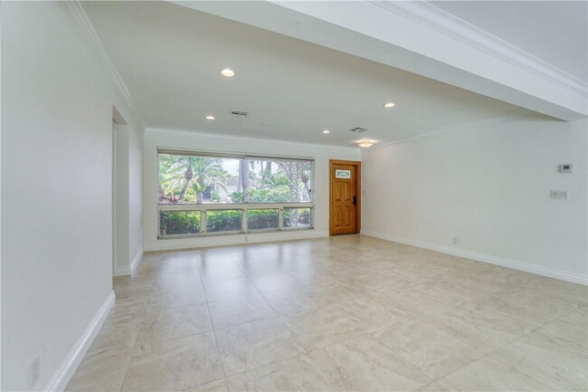 Building Photo - 2000 Admirals Way