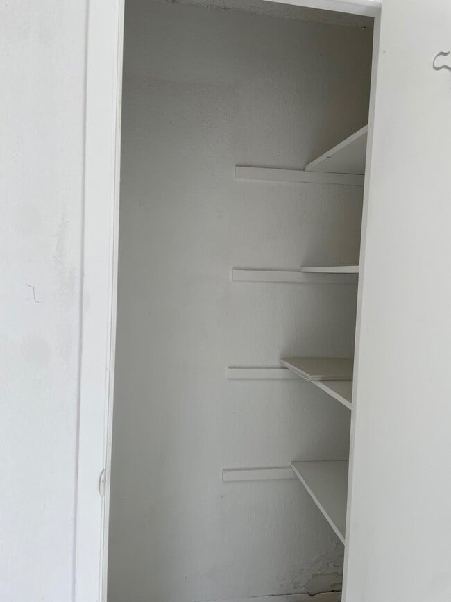 Building Photo - 8154 St Andrew Ln