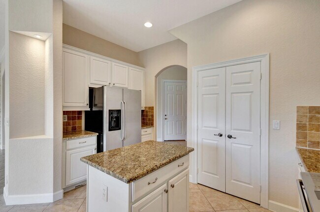 Building Photo - 4770 Cadiz Cir