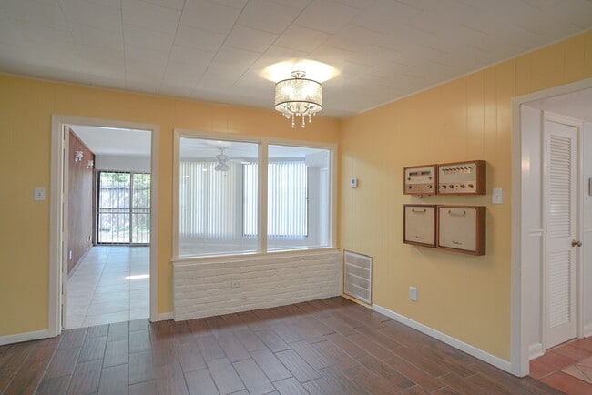 Building Photo - 7914 Braes Meadow Dr