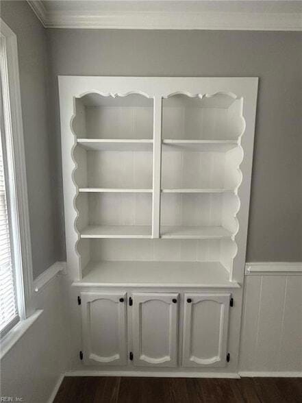 Building Photo - 605 Treemont Ct