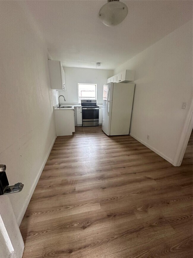 Building Photo - 1947 Buchanan St