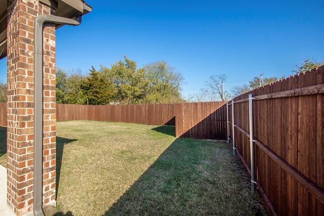 Building Photo - 420 Lucky Ln