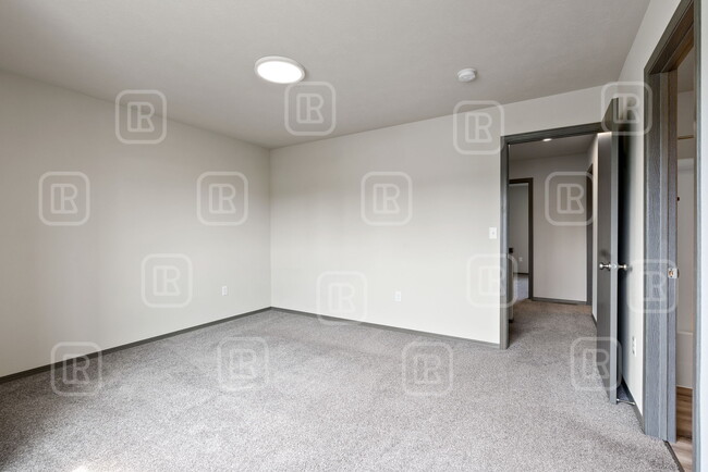 Building Photo - 14321 E 13th Ave